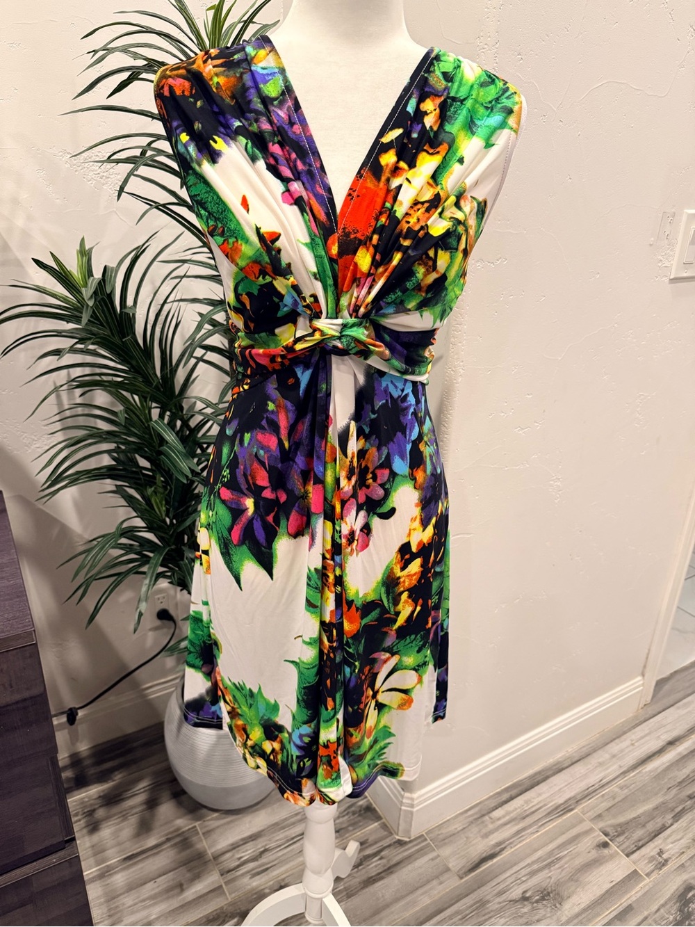 VENUS Multicolor Floral Knit Dress with Tie Detail